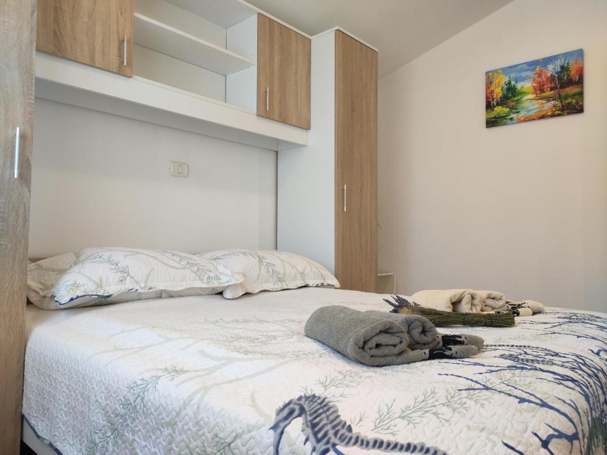 Kuca Za Odmor Tri Sunca Vila PUY Exterior foto